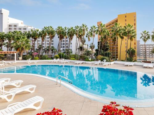 2A Cozy Las Flores with Pool