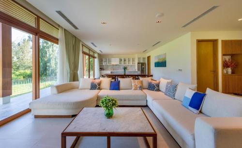 Χώρος καθιστικού στο Sunny Beach Villa