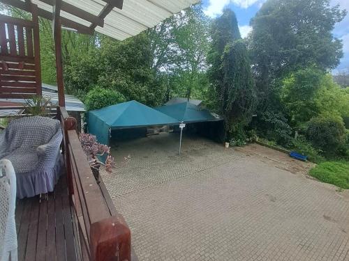 Taman di luar Willowdene Bed and Breakfast