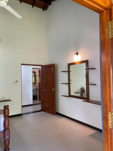 Gambar di galeri bagi The Helsy Bentota di Bentota