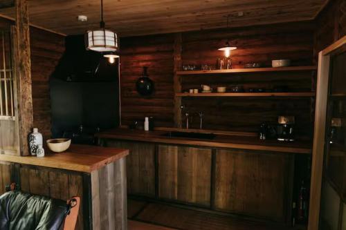 Η κουζίνα ή μικρή κουζίνα στο The Little Onsen Cabins - Otōto
