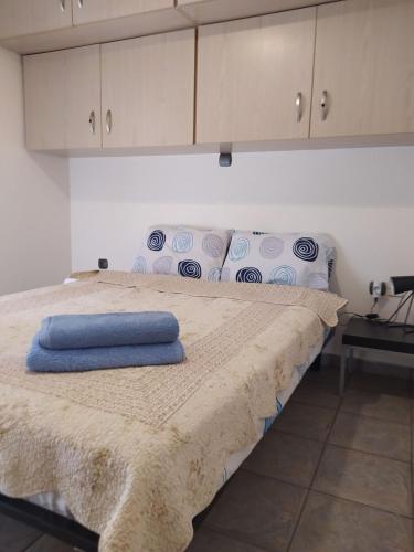 Marousi Comfy Apartment with balcony