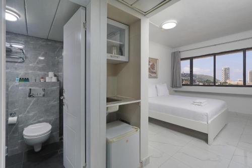 Koupelna v ubytování Haifa Tower Hotel - מלון מגדל חיפה