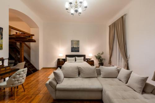 Ruang duduk di St Andrews Suites