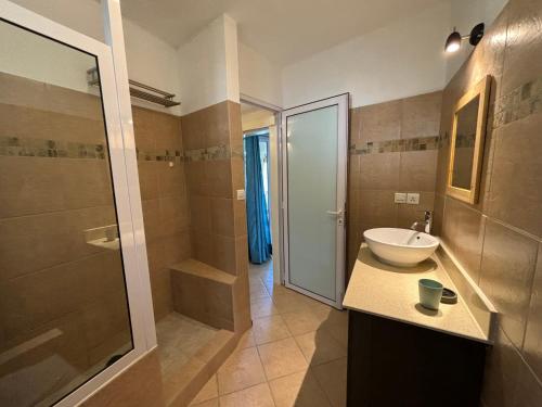 Koupelna v ubytování West Riviera - Centrally located apartment close to the beach with breakfast
