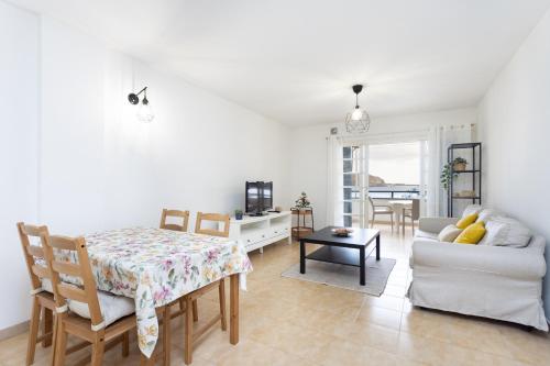 Home2Book Ocean Views & Terrace Steps to the Beach