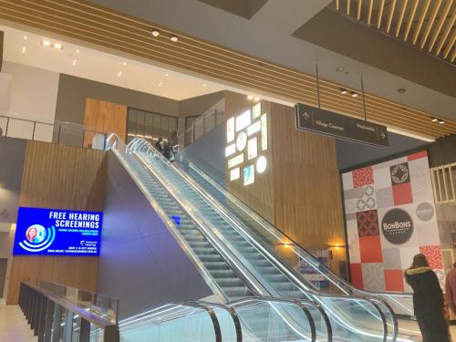 Fotografie z fotogalerie ubytování M-city shopping center Apartment - Executive Twin King Ensuites - Ambience Atmosphere - Infinite Airy View - Fully equipped - Free Parking, super fast Wifi, smart TV plus Netflix, complementary drinks & amenities - Clayton 3168 v destinaci Clayton North