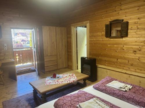 Posteľ alebo postele v izbe v ubytovaní Gasthof Rafting Alm