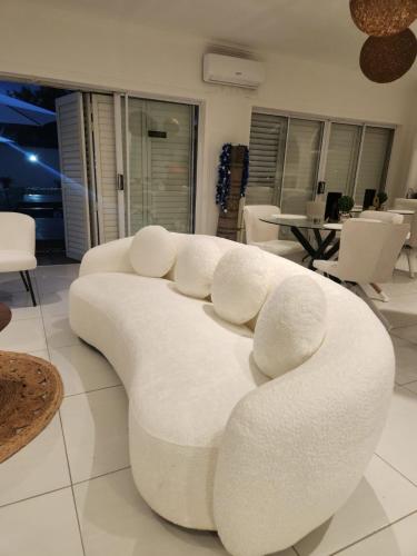 Gallery image of 18 on onix in Four Ways