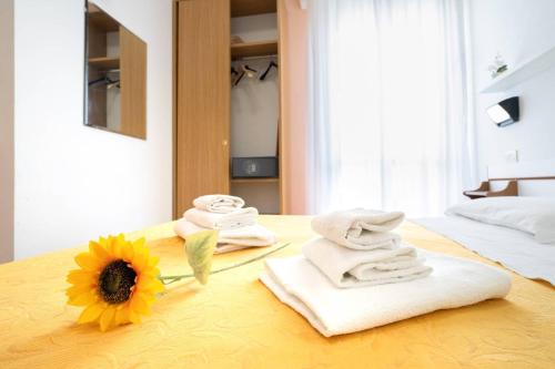 Postel nebo postele na pokoji v ubytování HOTEL LEA B&B Pensione Completa
