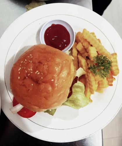 Mad i den private indkvartering eller i nærheden