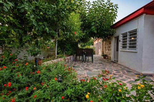 Helen's Countryside House