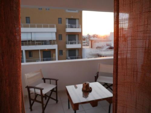 Gio's Central Cosy Apartment with private balcony