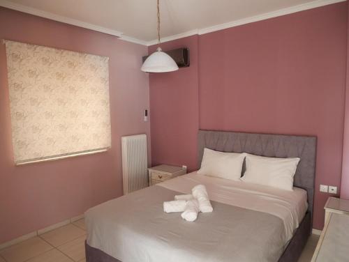 Gio's Central Cosy Apartment with private balcony