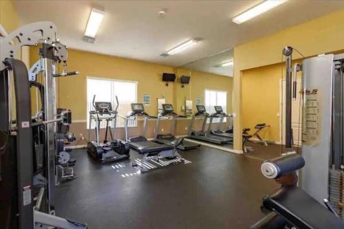 Resort-Style Home in gated community with ammenities close to MCO and Parks! photo 28