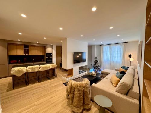 Maribel Deluxe by SURYNIEVE