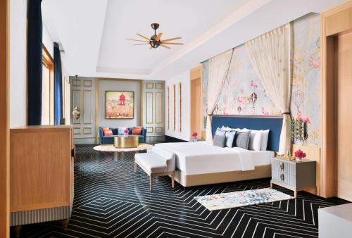 Voodi või voodid majutusasutuse Taj Devi Ratn Resort & Spa, Jaipur toas
