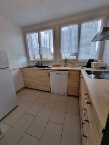 Photo de la galerie de l'établissement Appartement T3 lumineux avec garage, à Clermont-Ferrand