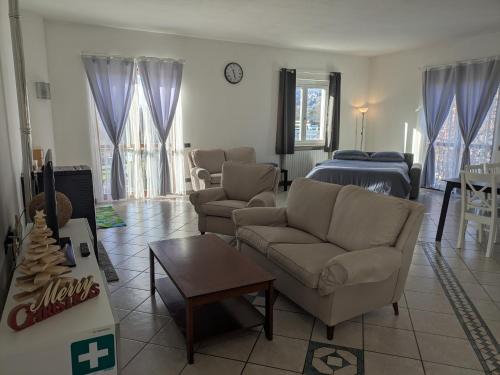 Posezení v ubytování CAV Casa del vecchio faggio - 4 stelle - Nebbiuno Lago Maggiore