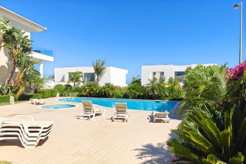 Home By The Sea Ocean View Apartment