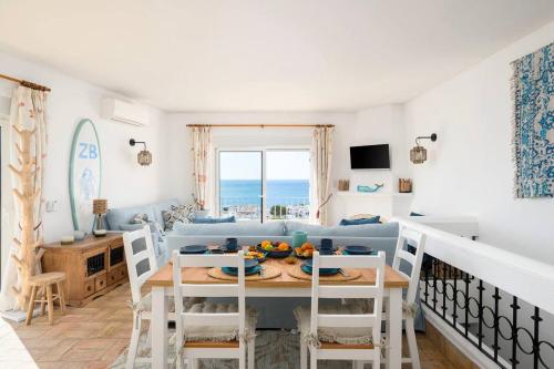 Shabby Chique Surf Beach and Ocean