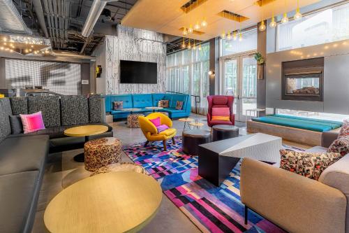 Aloft Jacksonville Tapestry Park Image