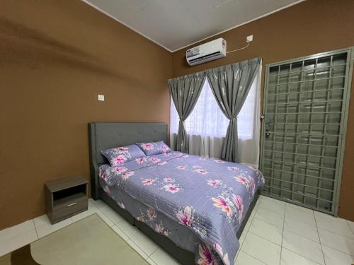 Postel nebo postele na pokoji v ubytování Teratak Segar Bayu - Musslim Only Tanjong Malim Perak