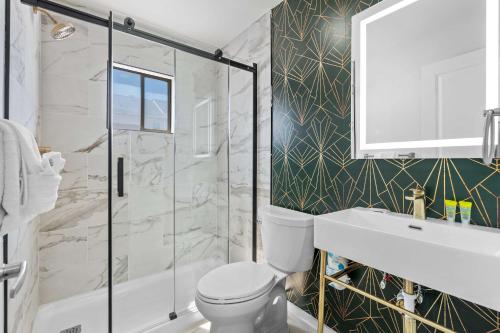 Ένα μπάνιο στο Studio 1 King Bed Sleeps 2 Pet-Friendly