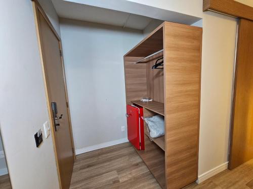 Dapur atau dapur kecil di Optimum Plaza Hotel