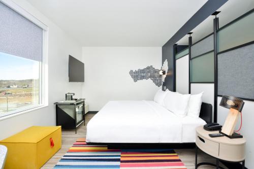 Aloft North Kansas City Image