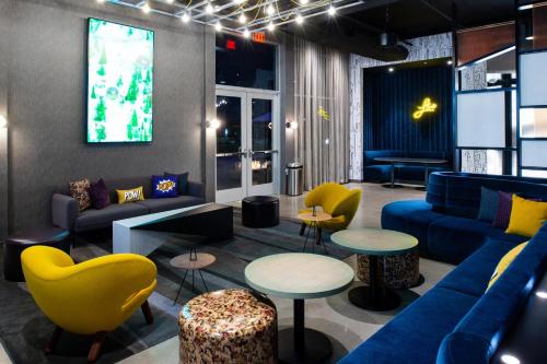 Aloft North Kansas City Image