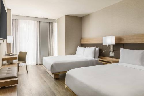 AC Hotel by Marriott Washington DC Downtown Image