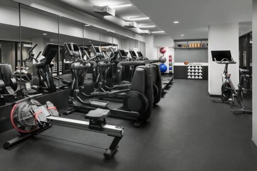 Fitness centrum a/nebo fitness zařízení v ubytování AC Hotel by Marriott Washington DC Downtown