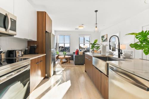 Kuchyň nebo kuchyňský kout v ubytování Furnished Luxury Apartment Close to Boston