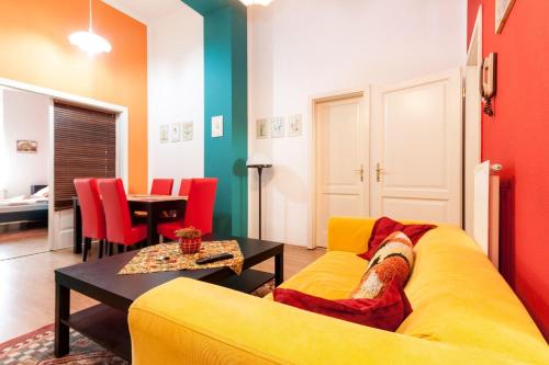 Vibrant 3 Bedroom Apartment In The Pulsing Heart Of Budapest