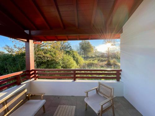 Photo de la galerie de l'établissement T2 neuf terrasse dégagée au cœur du Pays Basque, à Halsou