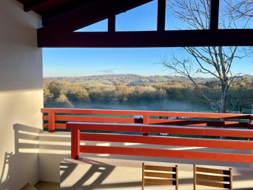 Photo de la galerie de l'établissement T2 neuf terrasse dégagée au cœur du Pays Basque, à Halsou