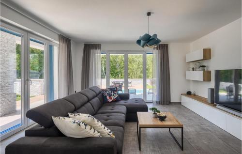 TV a/nebo společenská místnost v ubytování Villa Valle Malinska