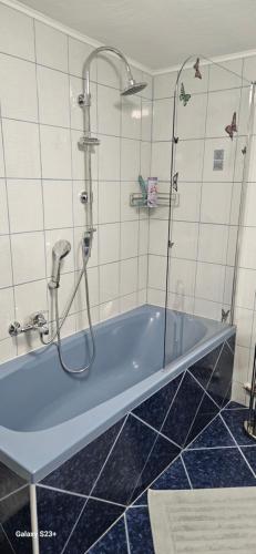 Ένα μπάνιο στο Apartman Alma