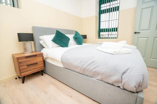 Ένα ή περισσότερα κρεβάτια σε δωμάτιο στο Stylish 1 Bed Apartment in Central Newark