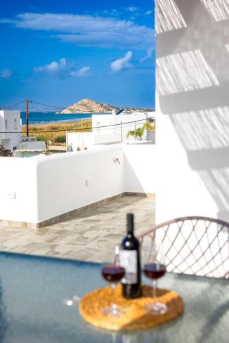 Un balcón o terraza en Sahara Beach Apartments - Kastraki