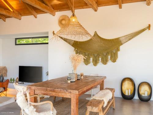 Μια τηλεόραση ή/και κέντρο ψυχαγωγίας στο Villa GYPSET Gouverneur