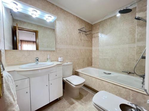 Mediterraneo Real Beach and Pool Penthouse