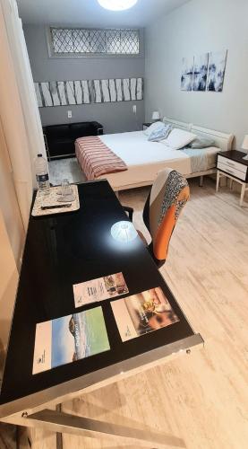 Habitación amplia con baño privado a pasos de la playa, en piso compartido