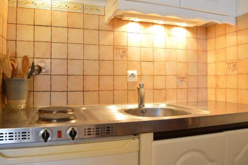 Kuchyň nebo kuchyňský kout v ubytování SP350-263 Appartement 2 pièces cabine SAINT PIERRE LA MER
