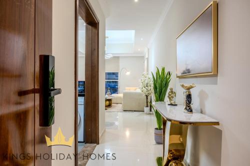 Φωτογραφία από το άλμπουμ του Luxury Apartments Dunya tower Burj Khalifa St kings στο Ντουμπάι