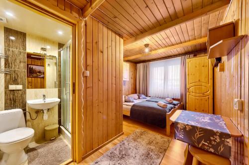 Et badeværelse på U Pietrasa - Skibus pod domem