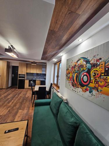 LUXURY GREEN APARTMENT by Marta