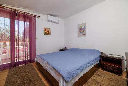 Apartments and Room Mirjana