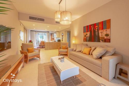 Χώρος καθιστικού στο Ollystays Mangroovy Seaview 2BR Beach and Pool Free access